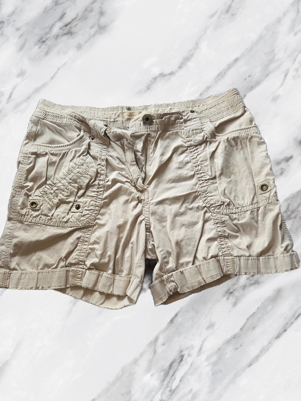 Women's Lightweight Cargo Roll-Hem Shorts in Cream